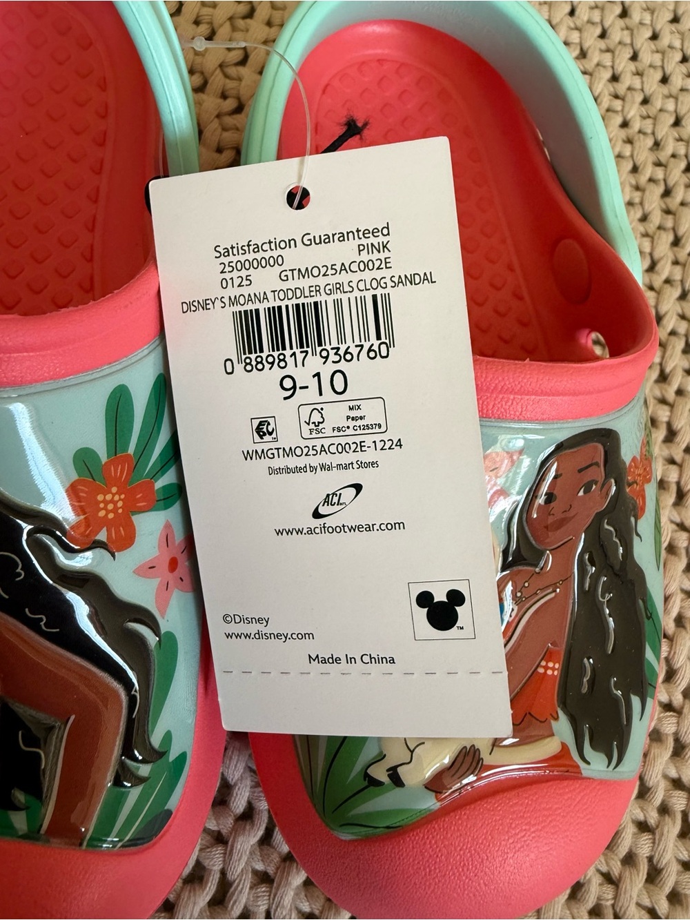 Girls Moana Slides size 9/10 - Picture 3 of 5